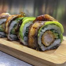 DRAGÓN ANGUILA ROLL