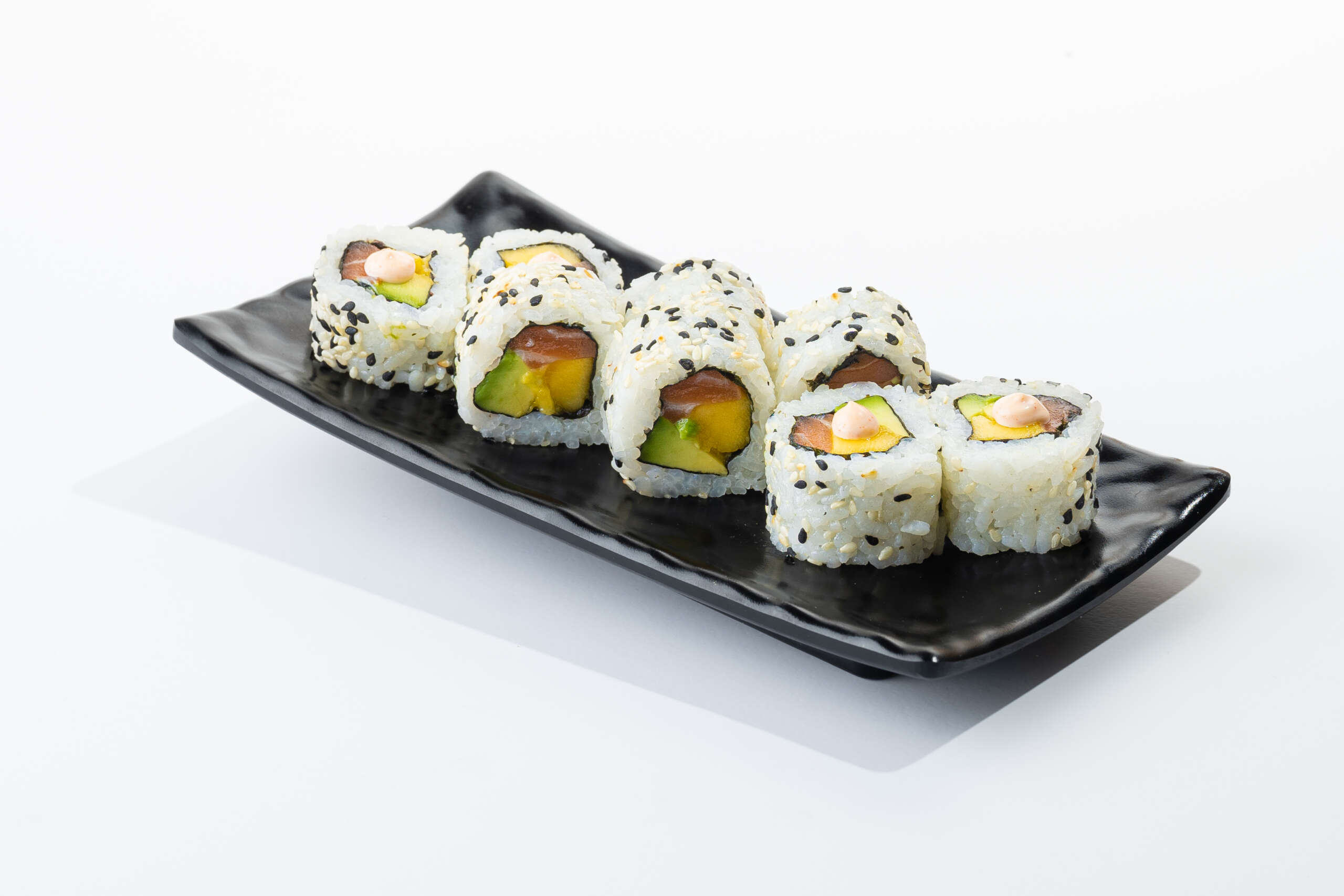 Roll salmon mango aguacate